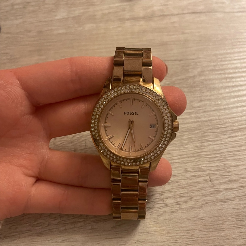 Women’s fossil watch Rose Gold.